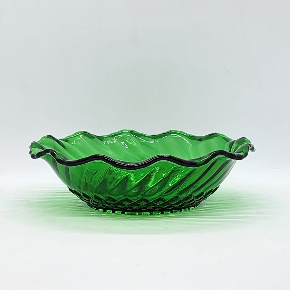 Vintage Anchor Hocking forest green glass bowl Diamond Swirl Ruffled Edge 6.5''